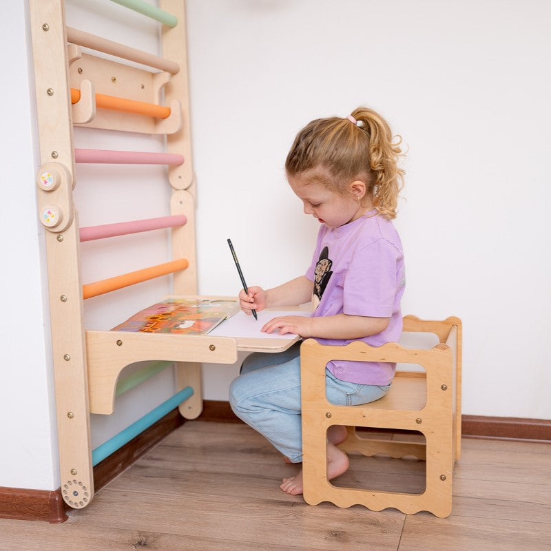 Kinderholztisch für Klappbares Pikler-Dreieck